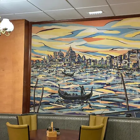 Venecia Guest house Monzon